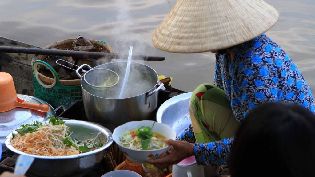 Engage with Locals and Learn Basic Vietnamese Food Phrases