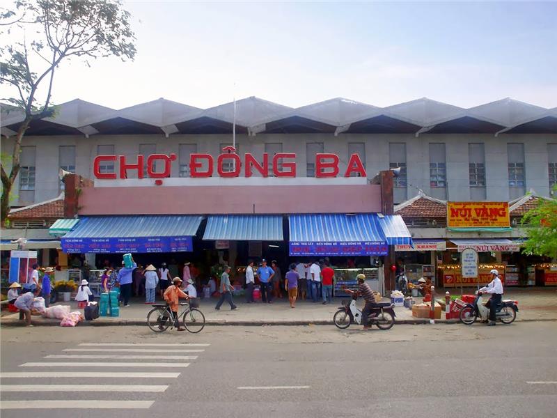 Dong Ba Market
